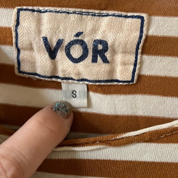 VÓR Women’s Short Sleeve Pocket T-Shirt 🌵Small - Picture 4 of 7